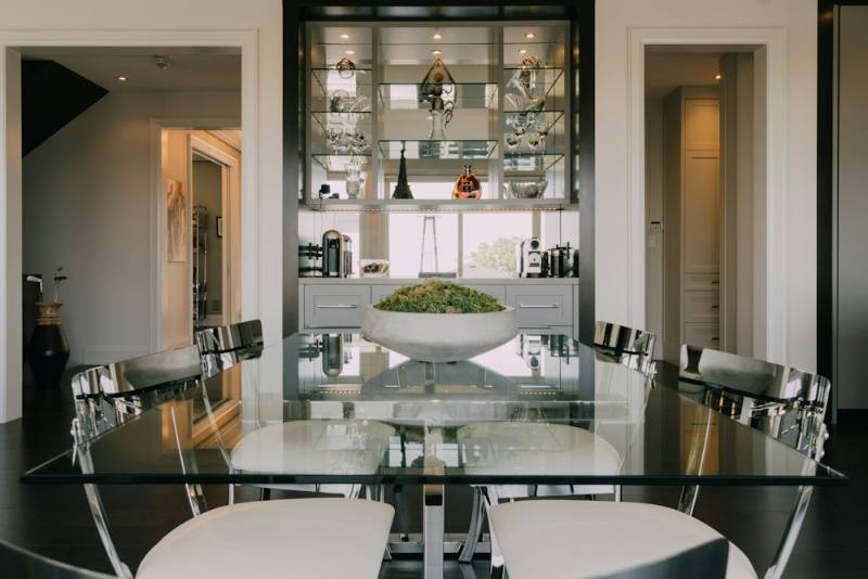 Bloom Round Table