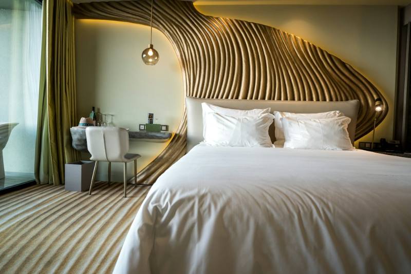 Timber Headboard Bed